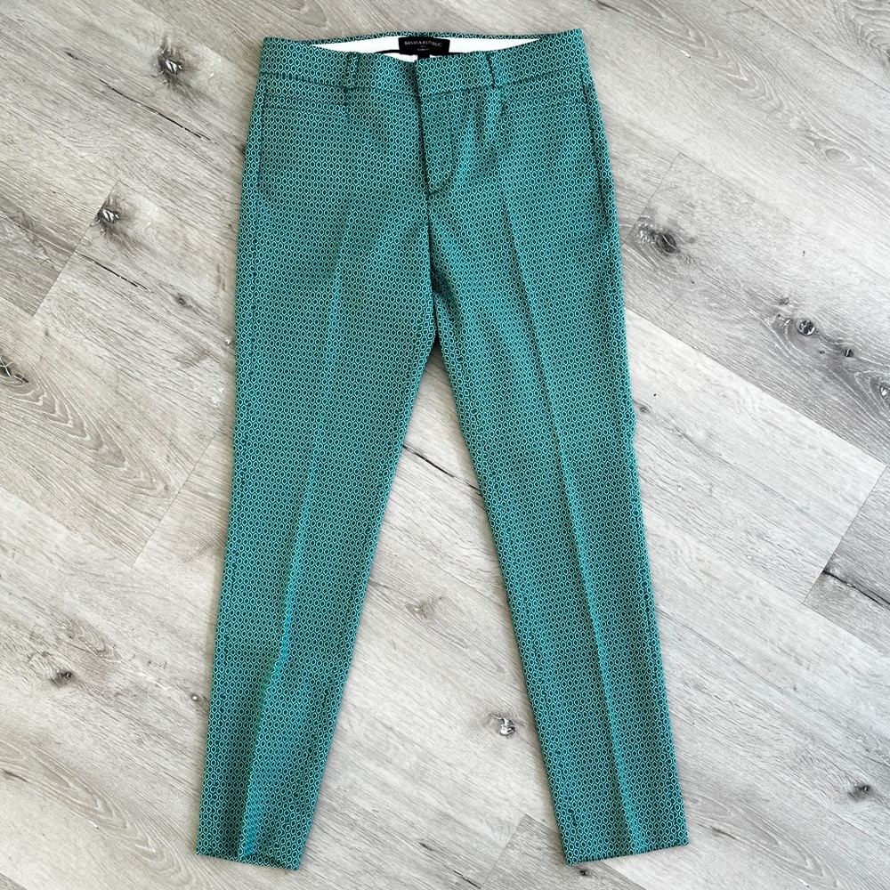MUST GO: EUC Banana Republic Sloan Pant